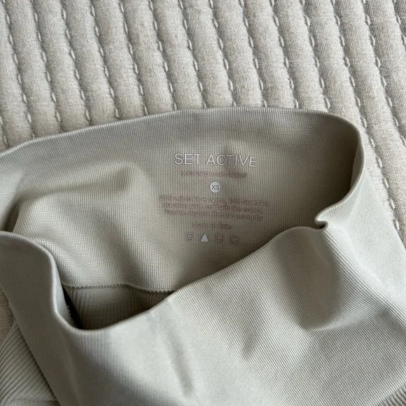 cream SET active leggings - Picture 3 of 4